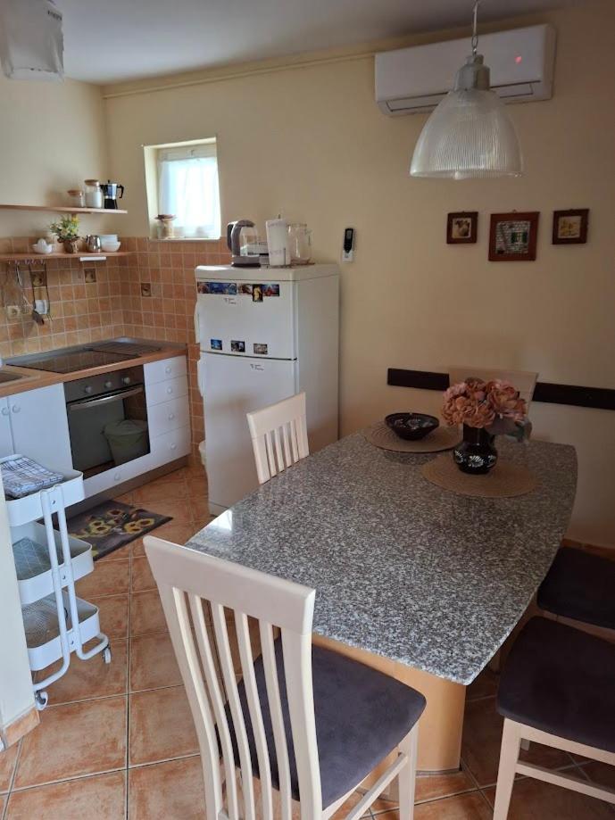 Apartments Popaj Komiža 外观 照片
